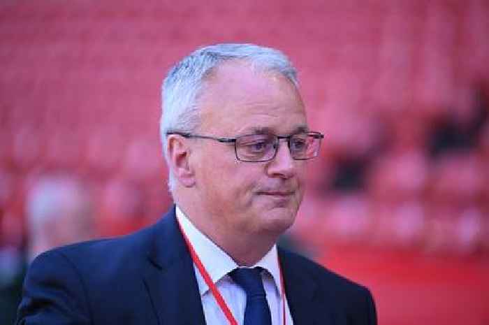 Leicester City chief slammed as 'bad' decisions point made after Ruud van Nistelrooy exit