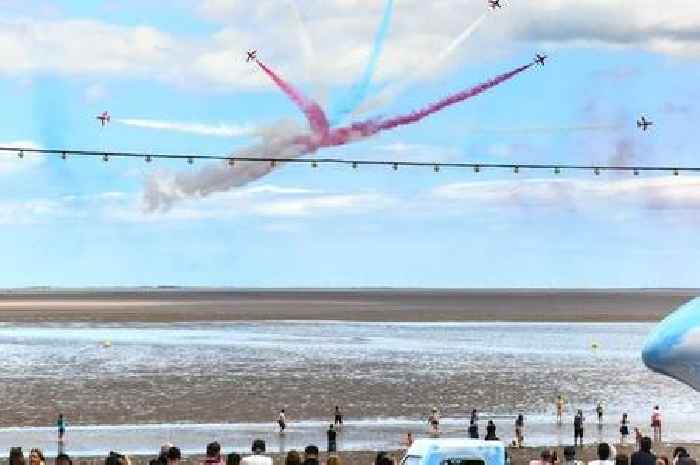 Stunning pictures of the Red Arrows as they thrill crowds at Cleethorpes Armed Forces Weekend