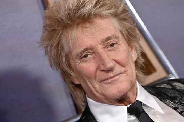 Rod Stewart says UK should ‘give Nigel Farage a chance’ ahead of Glastonbury set