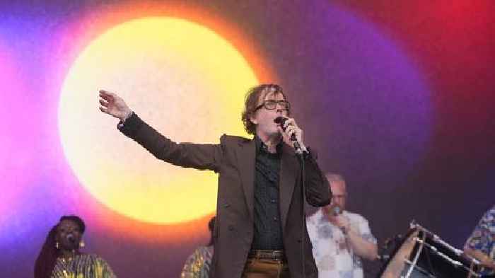 Pulp revealed as mystery Glastonbury band as they echo famous 1990s headline set