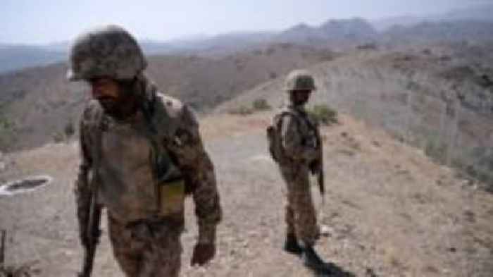 Car bomb attack in Pakistan kills at least 13 soldiers