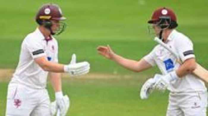 Somerset recover after early Notts breakthroughs