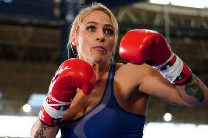 Ebanie Bridges ban reversed as 'world's sexiest boxer' eyes ring return after hot pic row