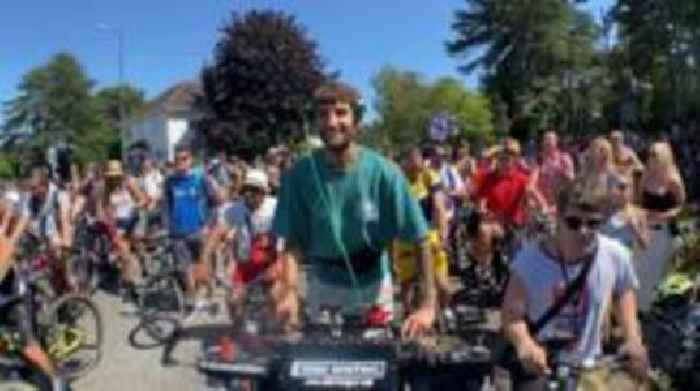 Cycling drum and bass party has police-imposed route