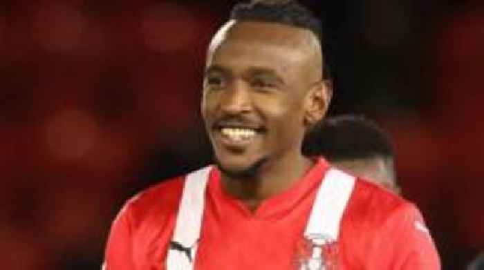 Leyton Orient captain Beckles signs two-year deal