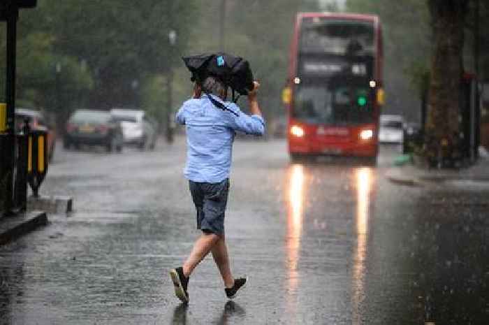 Thunder and lightning forecast to bring 35C heatwave to abrupt end next week