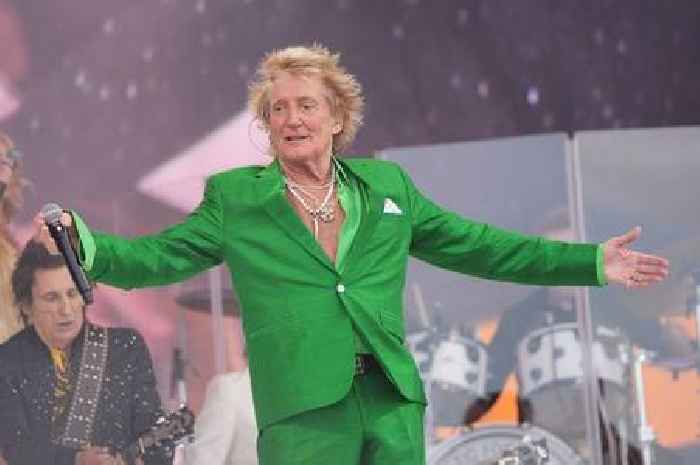 Glastonbury fans say the same thing about Rod Stewart's performance with music legends