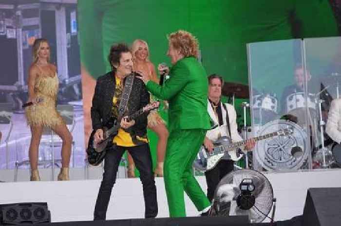 Sir Rod Stewart brings out Glastonbury surprise guests to join him on stage