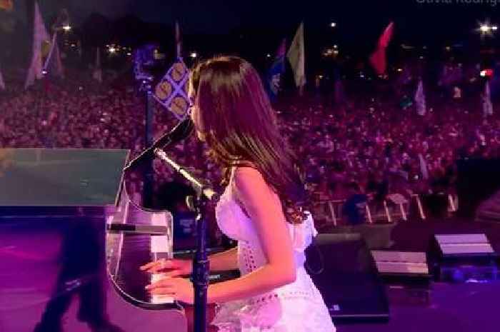 Olivia Rodrigo fans distracted by wild Lidl flag in Glastonbury audience
