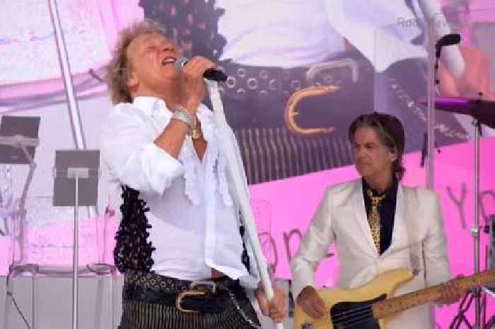 Rod Stewart tells Glastonbury it is 