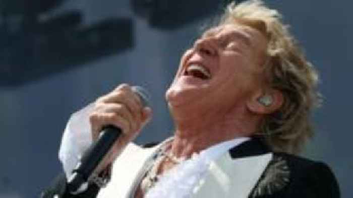 Rod Stewart at Glastonbury: Old school charm from another era