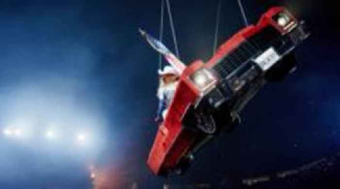 'Stop!': Beyoncé pauses show as flying Cadillac tilts mid-air