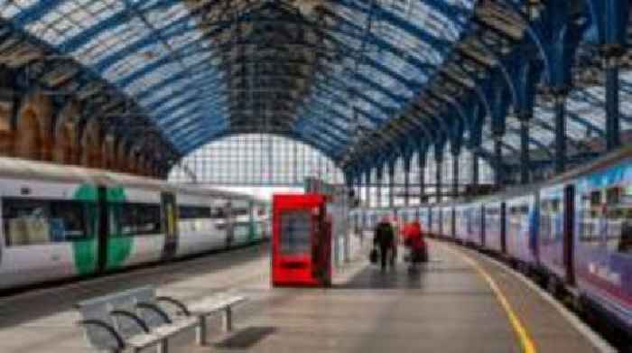 London to Brighton line faces delays in heatwave