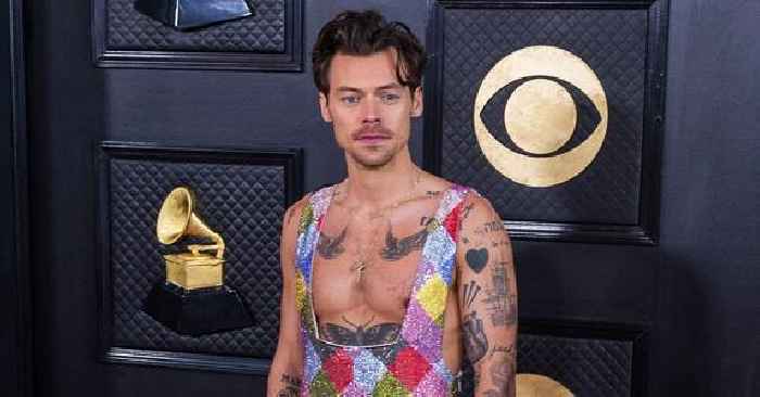 Harry Styles Caught in Steamy Make-Out Session With Mystery Woman at Glastonbury Music Festival: Watch