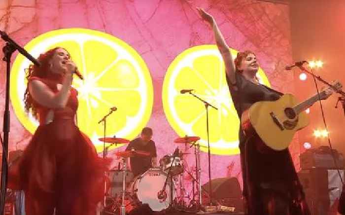Kate Nash Joins Sprints And Disses Rod Stewart At Glastonbury