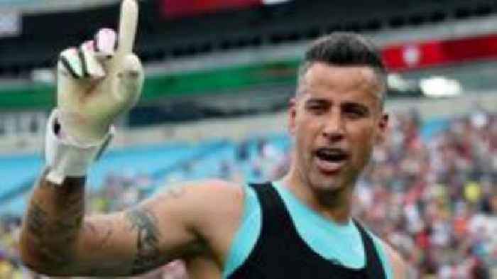 The Fluminense history maker, 44, with his eyes on Peter Shilton