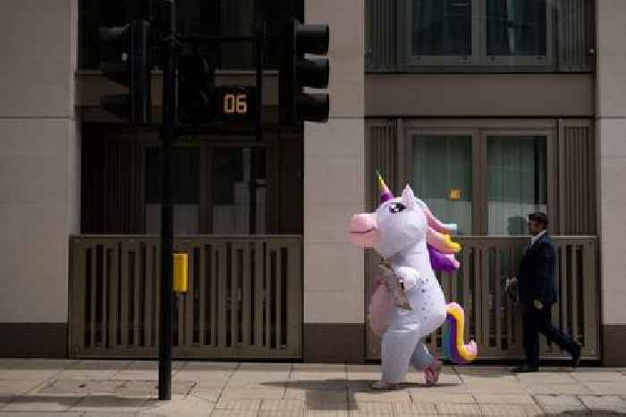 Lord Mayor: The unicorns are galloping away