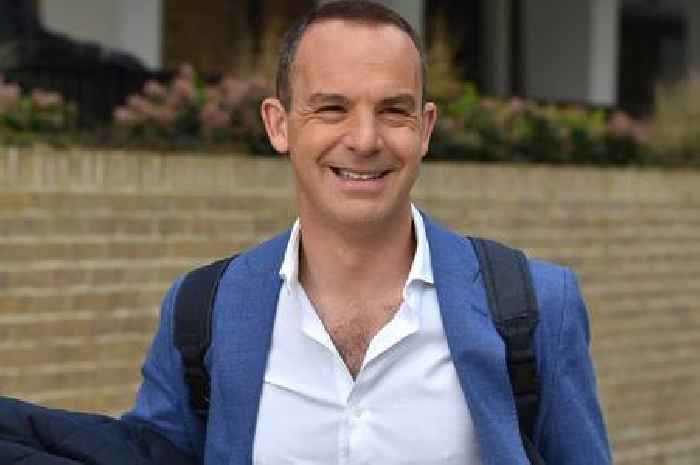 Martin Lewis advises on best currency to use when using card abroad
