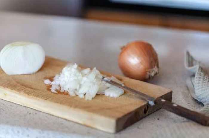 Doctor's clever life-hack stops eyes from watering when you chop onions