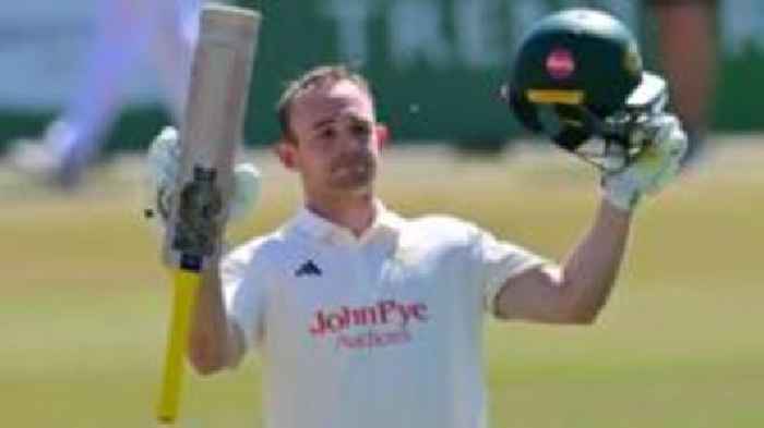Leach takes six but Notts have edge against Somerset