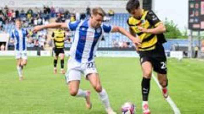 Tucker joins Colchester after MK Dons departure