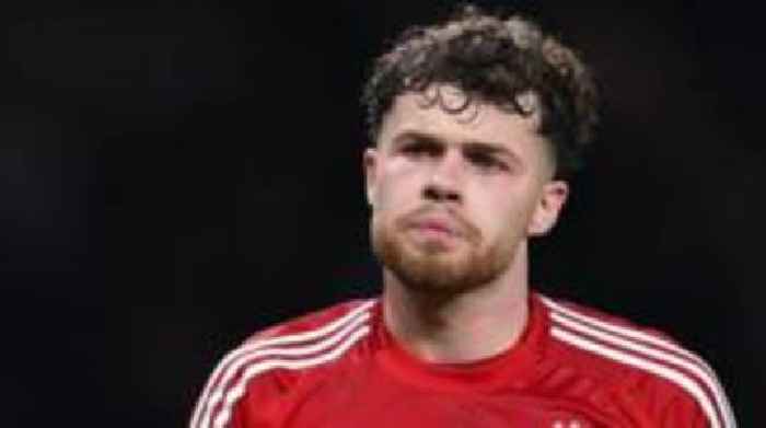 Defender Williams signs new four-year deal with Forest