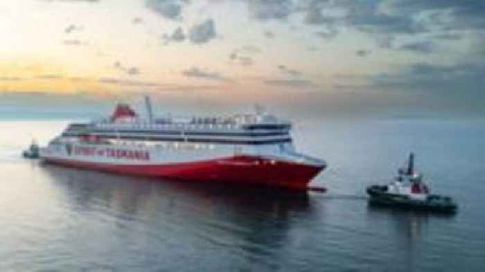Australian 'fiasco' ferry leaves Edinburgh for Tasmania