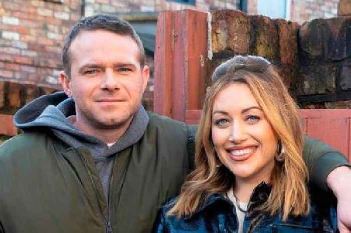 Coronation Street Lou actress reunites with girlfriend as she quits UK for Australia
