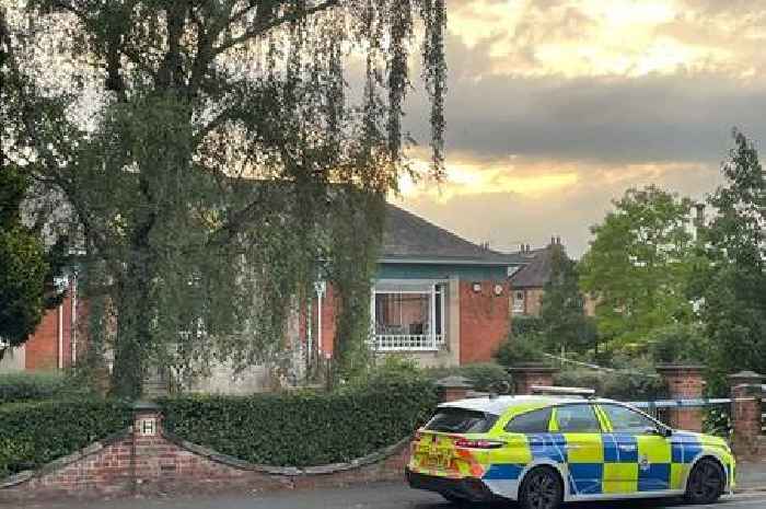 Man attacked as police seal off library