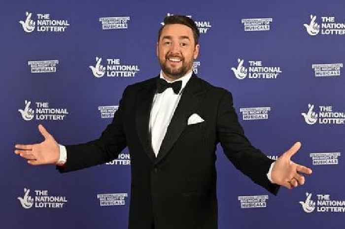 Jason Manford takes swipe at hotel chain's 'ridiculous policy' after being forced to share room