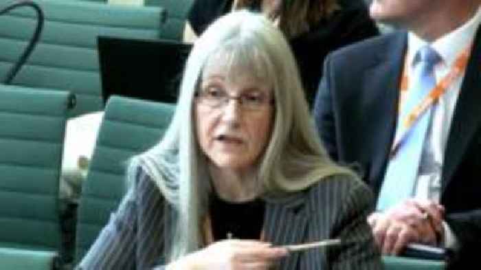 Chief exec of miscarriage of justice body quits after criticism