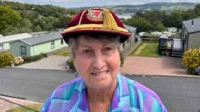 Euro 2025: 'Dwi mor falch bod ni heb gymryd sylw o'r dynion mewn siwts'