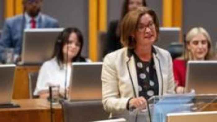 FM broke rules by not declaring union donation