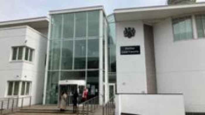 Man admits making 100k child abuse images