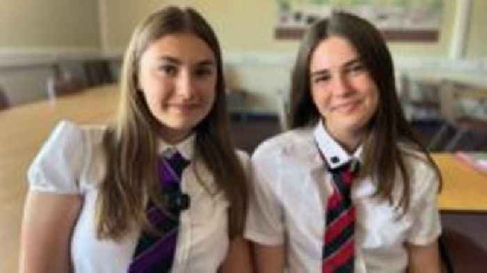 Pupils give up smartphones in behaviour experiment