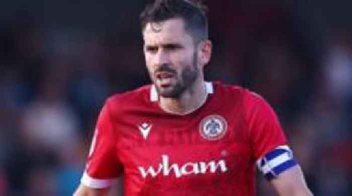Accrington midfielder Conneely signs new deal