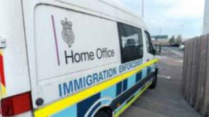 Suspected people-smuggling gang members arrested