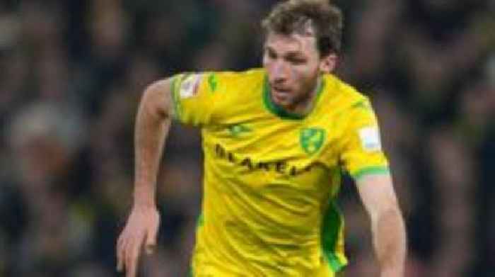 Norwich defender Stacey signs new contract