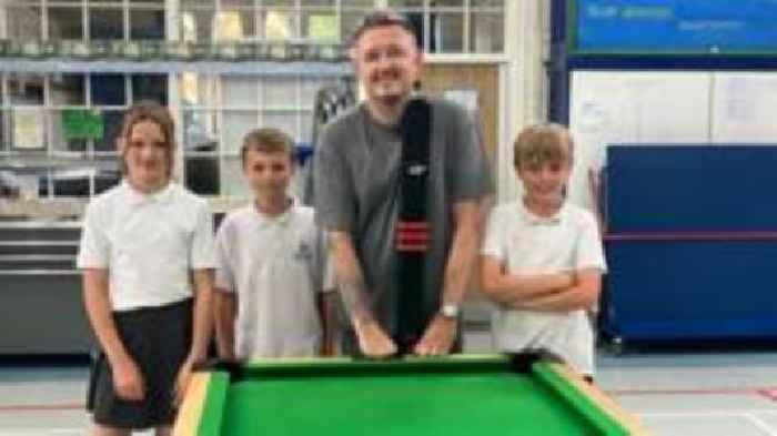 Snooker champion Wilson returns to old school