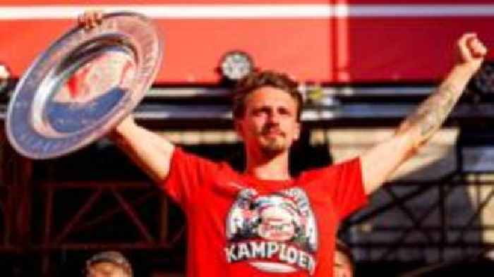 Brighton sign French defender Boscagli from PSV