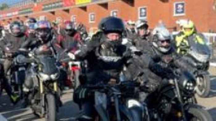 Parade lap honours life of TT legend Joey Dunlop