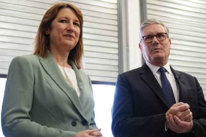 Sacking Reeves would make a bad situation even worse