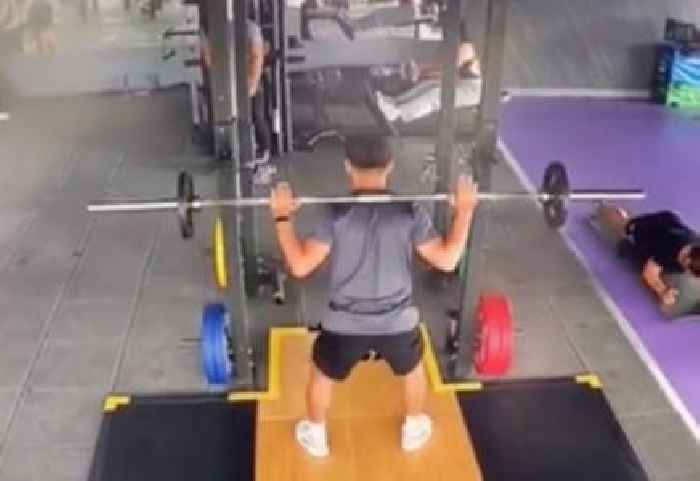 Unluckiest Gym Goer Ever Gets Muscle Cramp During Earthquake