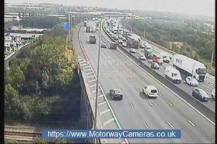 Live M25 updates as traffic completely stops due to crash near Brentwood