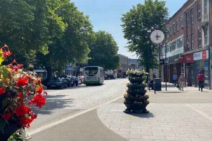 Man 'walked around Brentwood High Street with a knife'