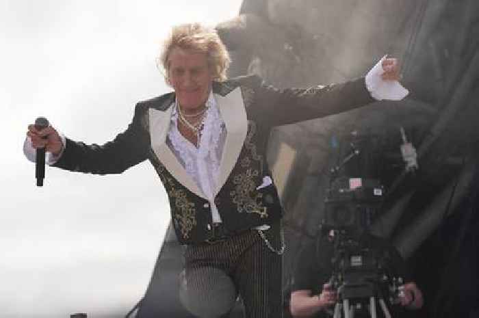 Rod Stewart makes emotional admission after Glastonbury performance