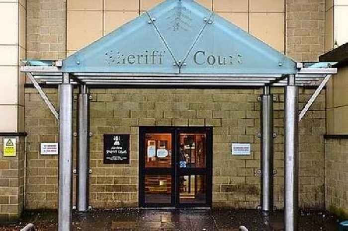 Thug battered man with pool cue after argument in Coatbridge pub