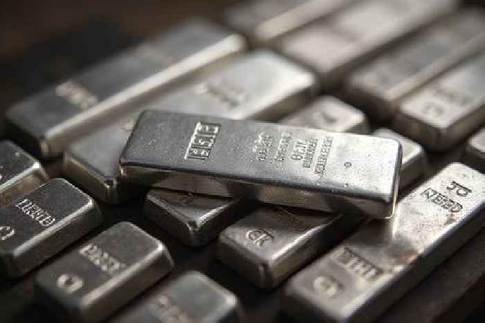 Silver struggles to hold above $36 as gold/silver ratio remains high
