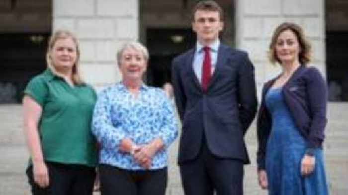 Cervical screening campaign group 'no further forward'