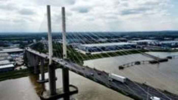Dartford Bridge shuts after lorry and car collide